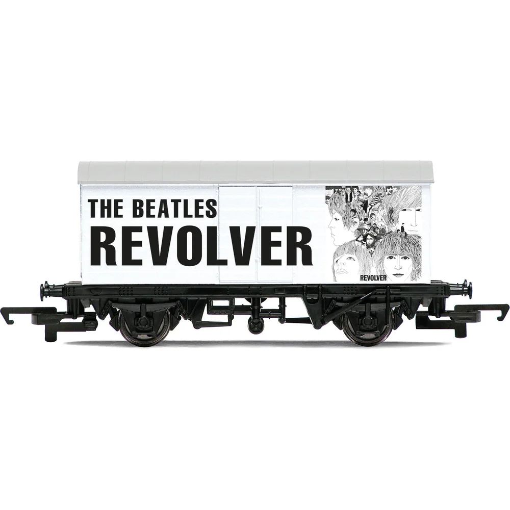 Hornby R60152 — Side Elevation by Hornby
