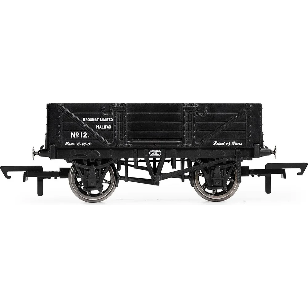 Hornby R60190 — Side Elevation by Hornby