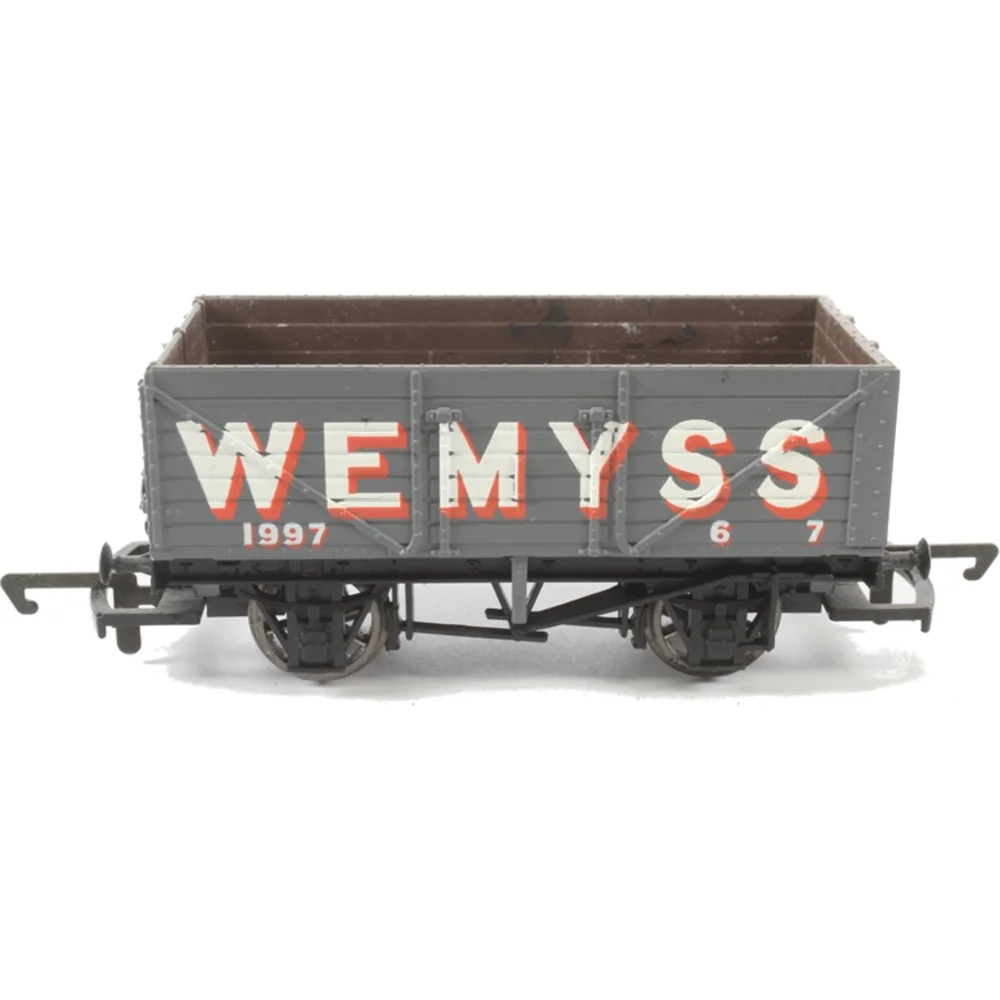 Hornby R6047 — Side Elevation Left Direction by Hornby
