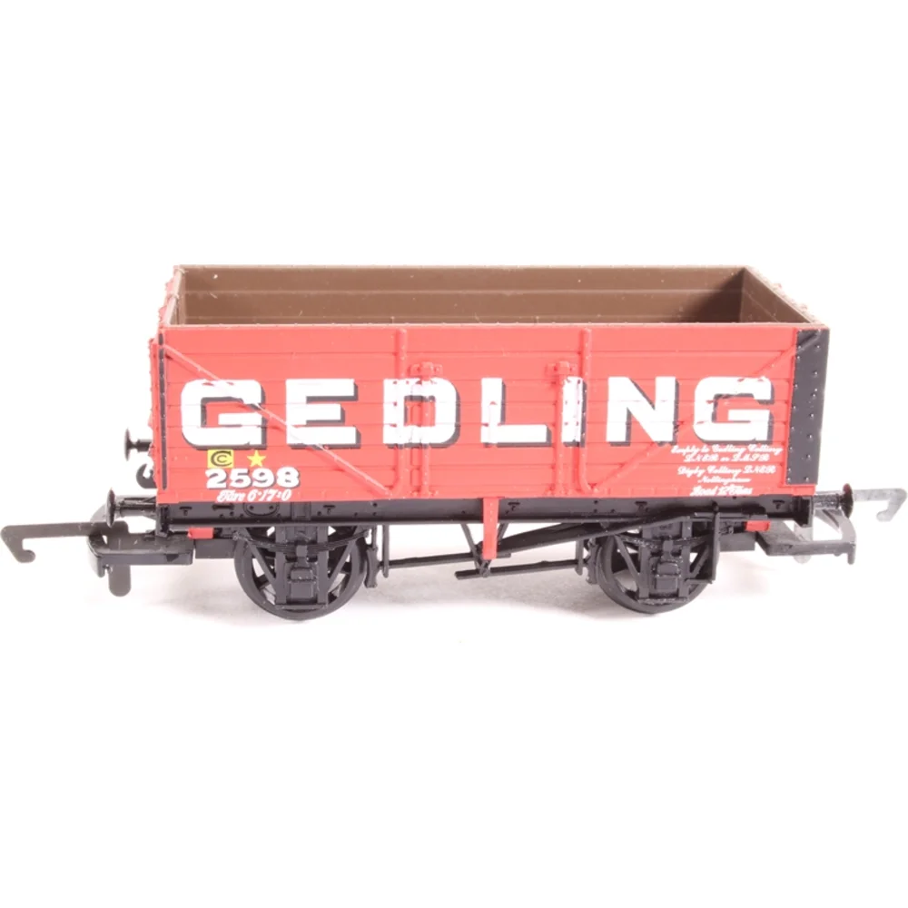 Hornby R6067 — Side Elevation Left Direction by Hornby