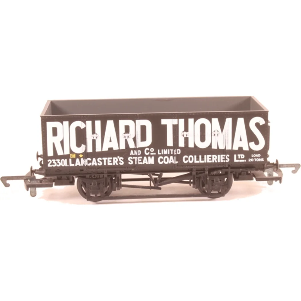 Hornby R6071 — Side Elevation Left Direction by Hornby
