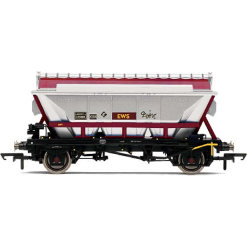 Hornby R6334 — Side Elevation by Hornby