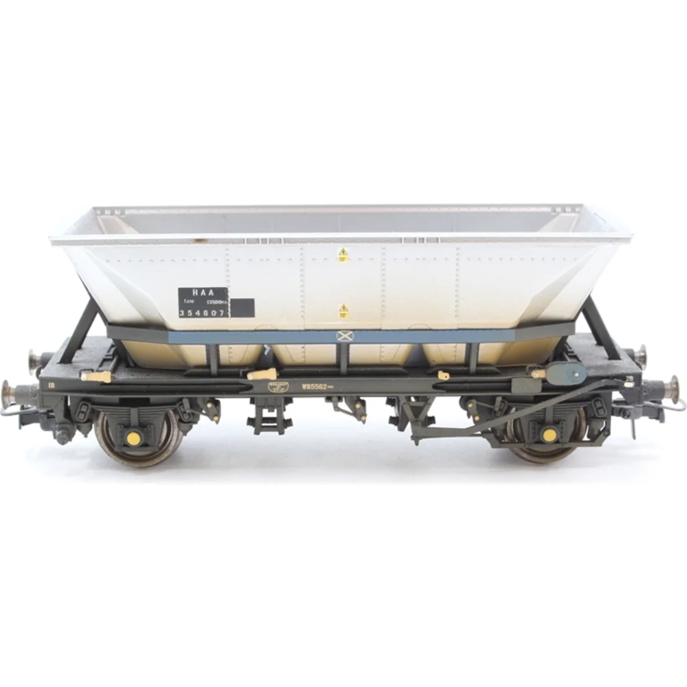 Hornby R6429 — Side Elevation by Hornby