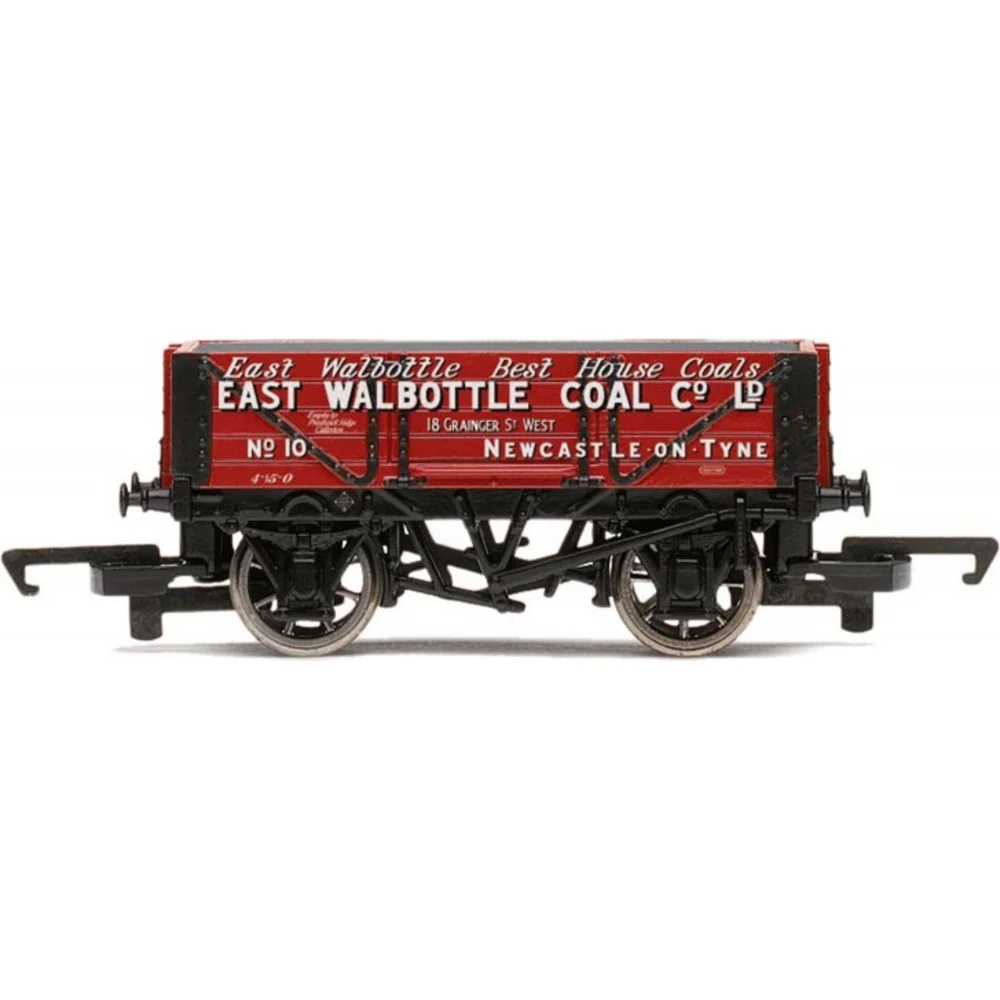 Hornby R6697 — Side Elevation by Hornby