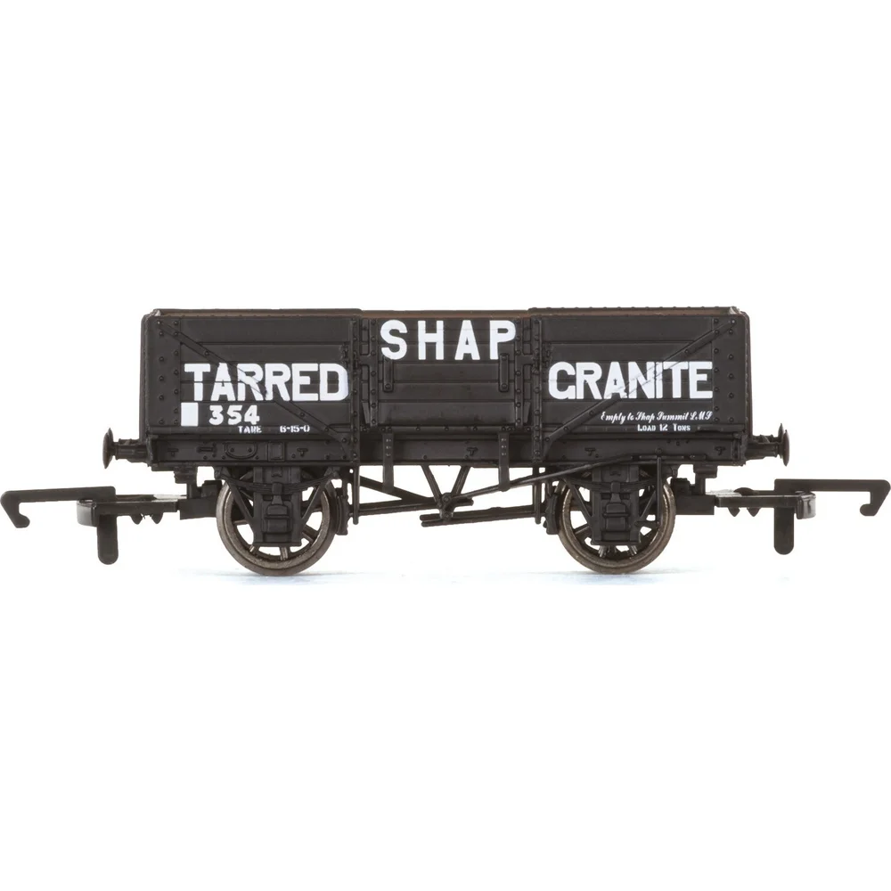 Hornby R6750 — Side Elevation by Hornby
