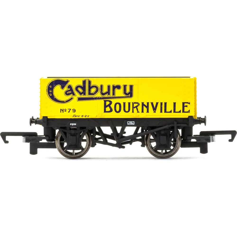 Hornby R6751 — Side Elevation by Hornby