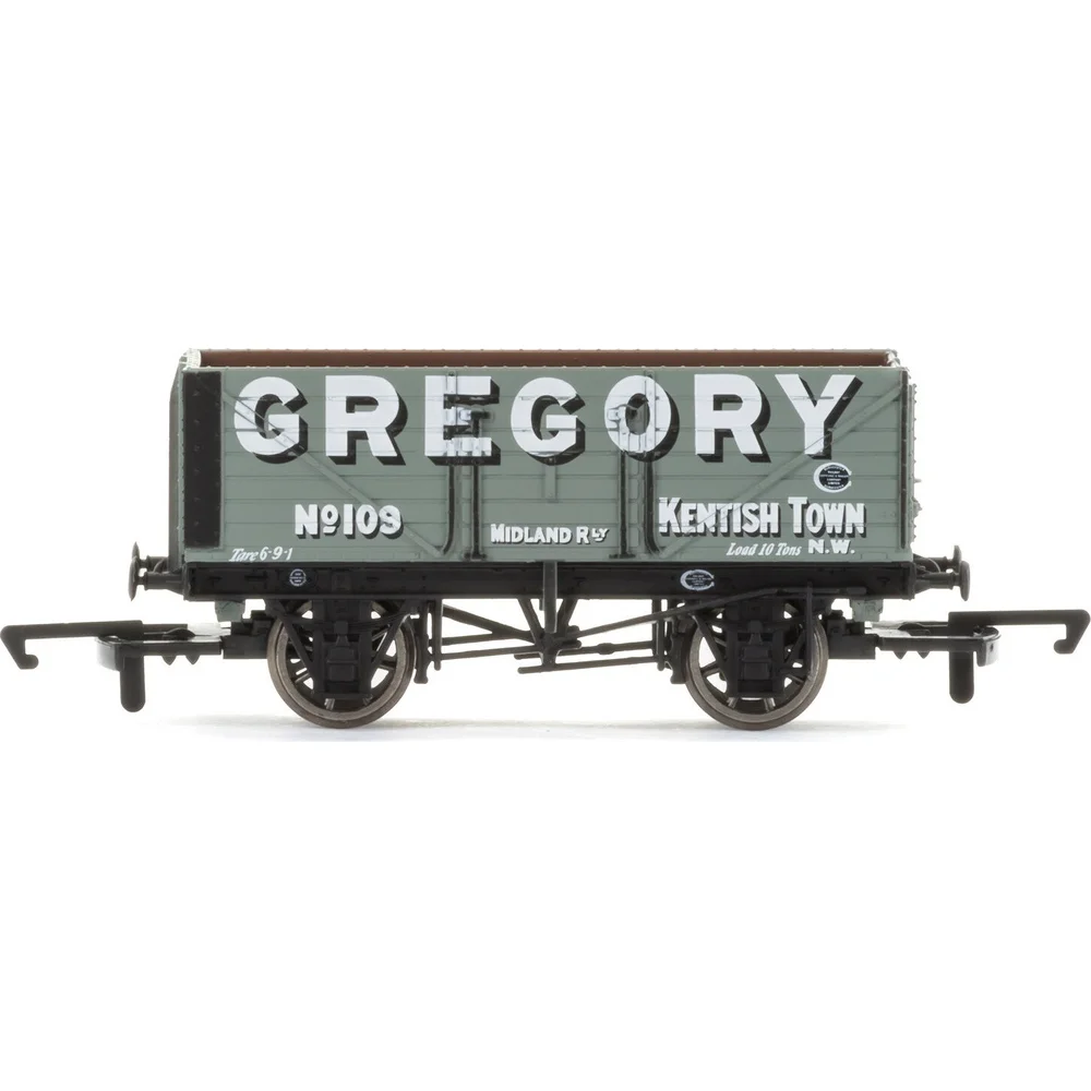 Hornby R6755 — Side Elevation by Hornby