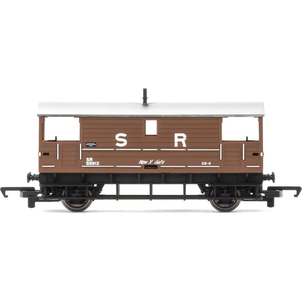 Hornby R6767 — Side Elevation by Hornby