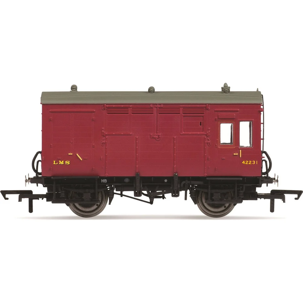Hornby R6799 — Side Elevation by Hornby