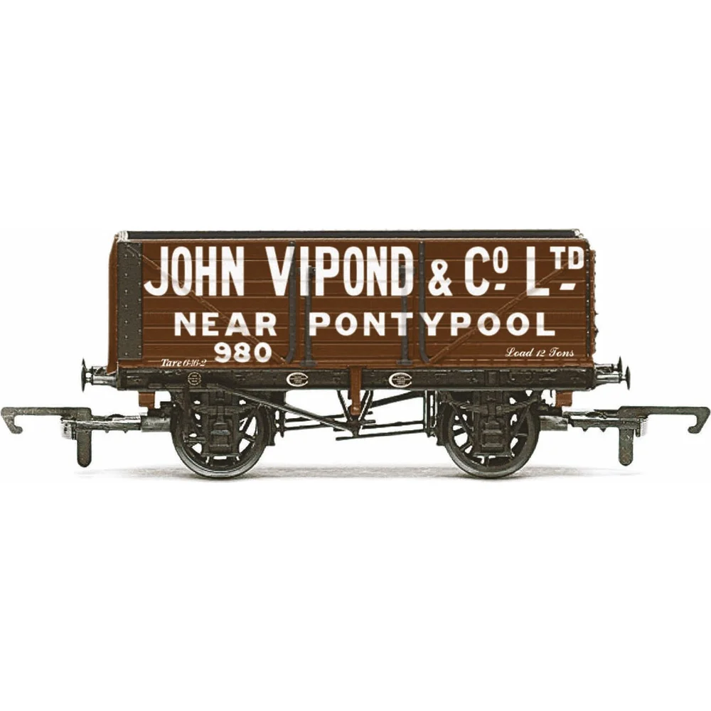 Hornby R6812 — Side Elevation by Hornby