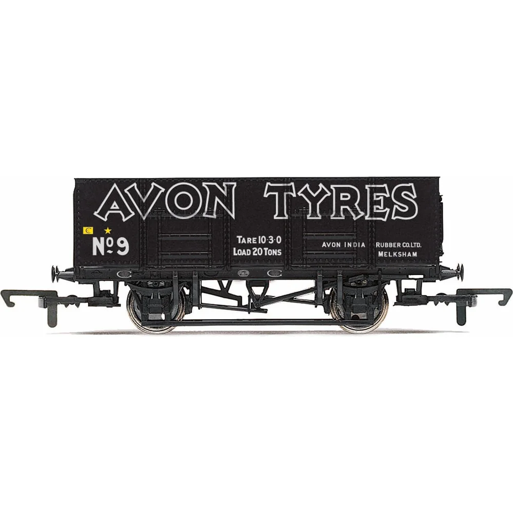 Hornby R6819 — Side Elevation by Hornby
