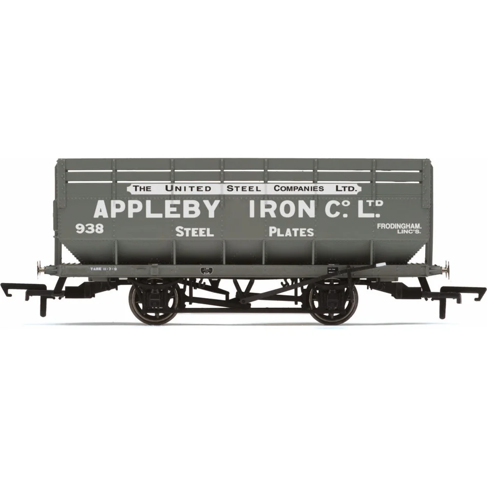 Hornby R6821 — Side Elevation by Hornby