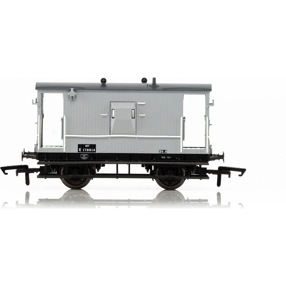 Hornby R6834A — Side Elevation by Hornby