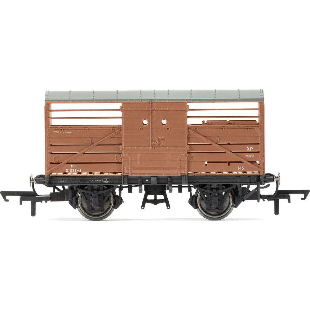Hornby R6840 — Side Elevation by Hornby