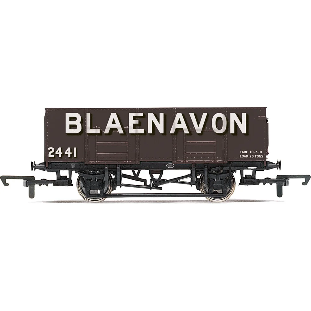 Hornby R6842 — Side Elevation by Hornby