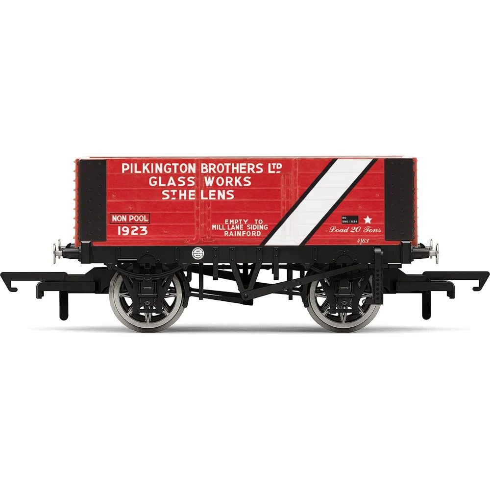 Hornby R6870 — Side Elevation by Hornby