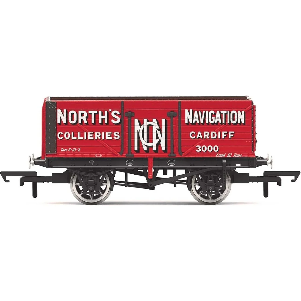 Hornby R6904 — Side Elevation by Hornby