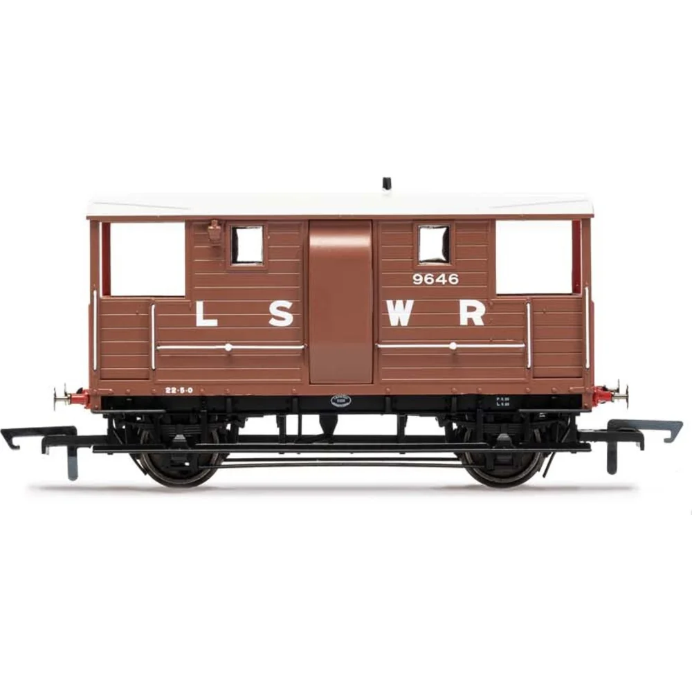 Hornby R6911 — Side Elevation by Hornby
