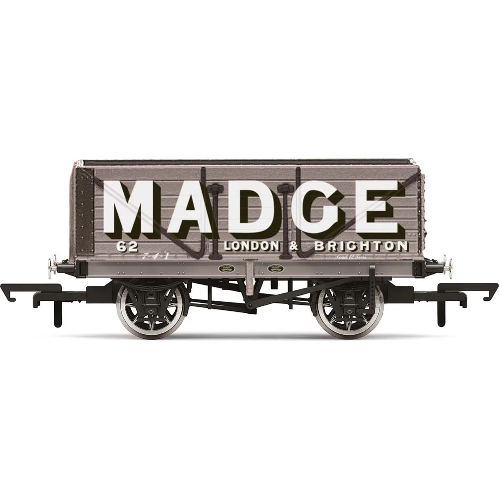 Hornby R6952 — Side Elevation by Hornby