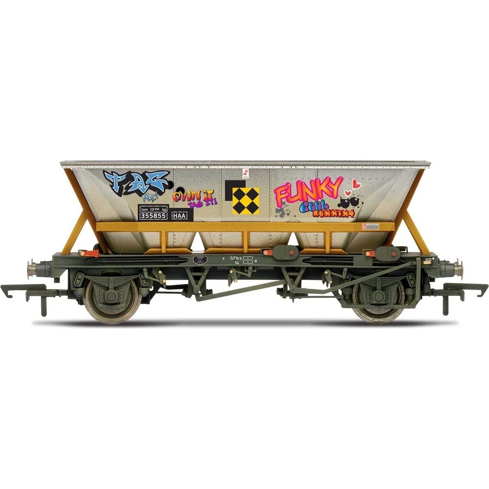 Hornby R6961 — Side Elevation by Hornby