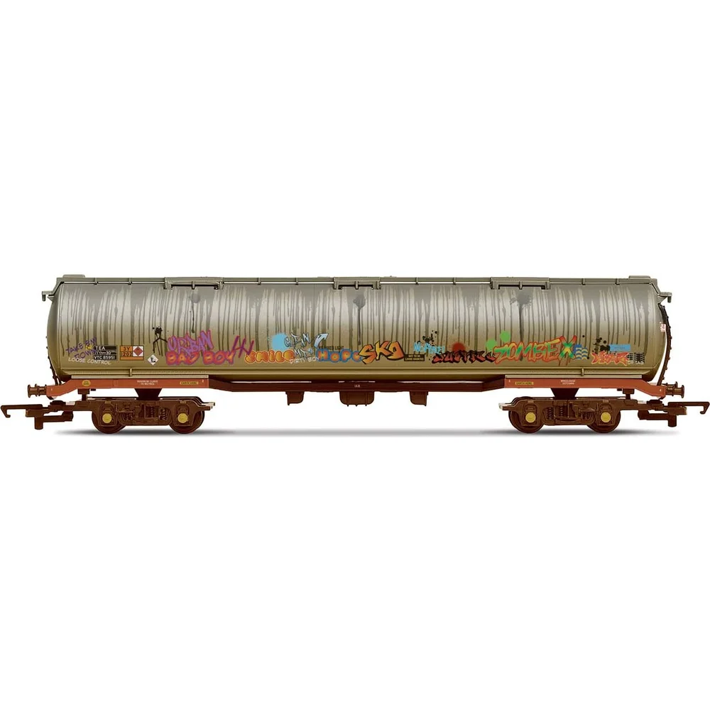 Hornby R6967 — Side Elevation by Hornby