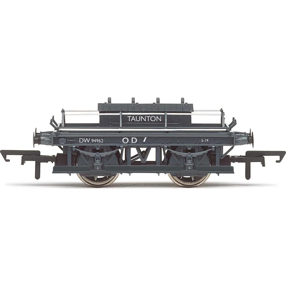 Hornby R6975 — Side Elevation by Hornby