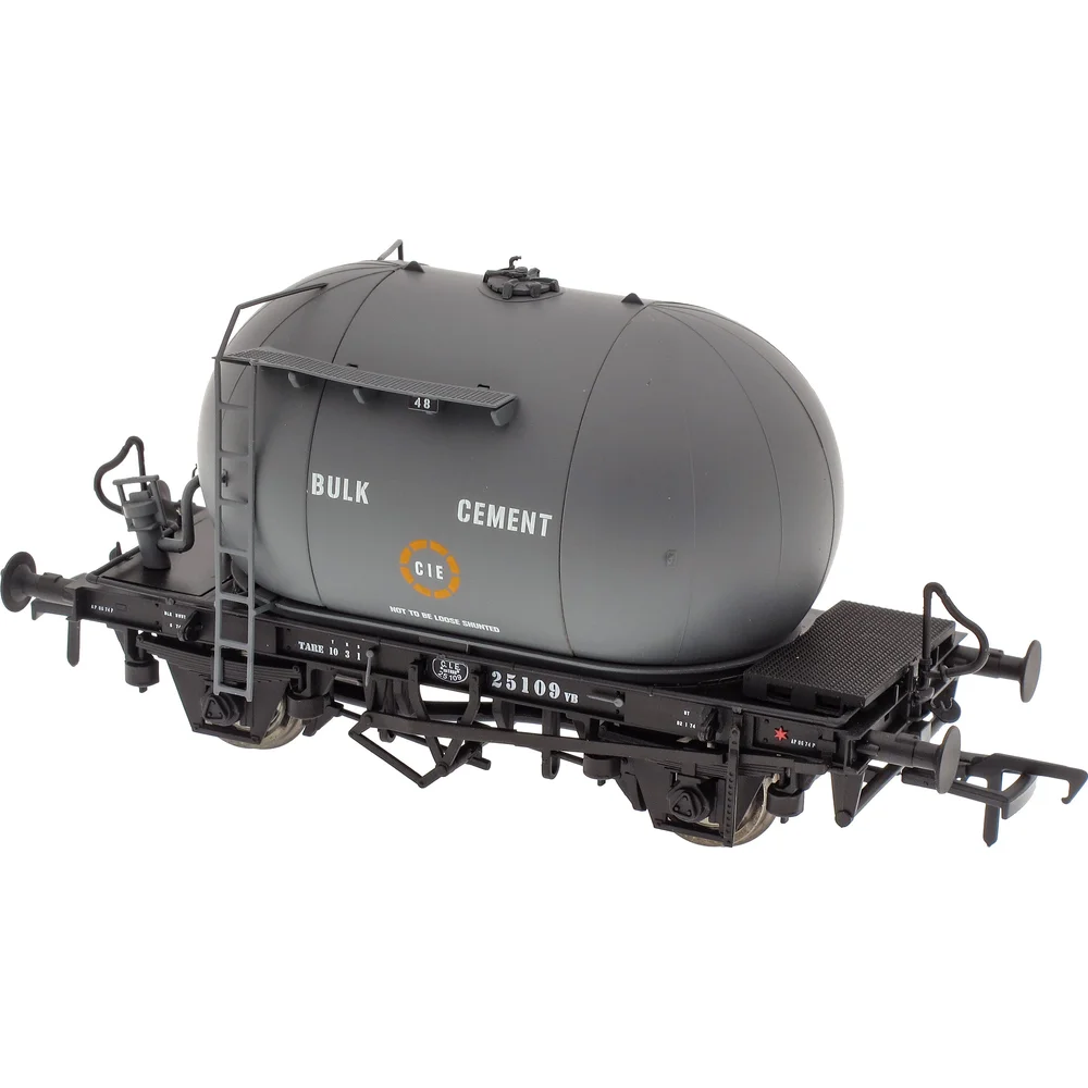 Irish Railway Models IRM1018I — Right Rear Three Quarter View by Irish Railway Models