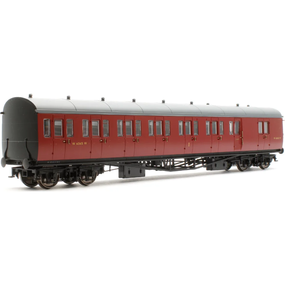 Rapido 946003 — Left Rear Three Quarter View by Rapido