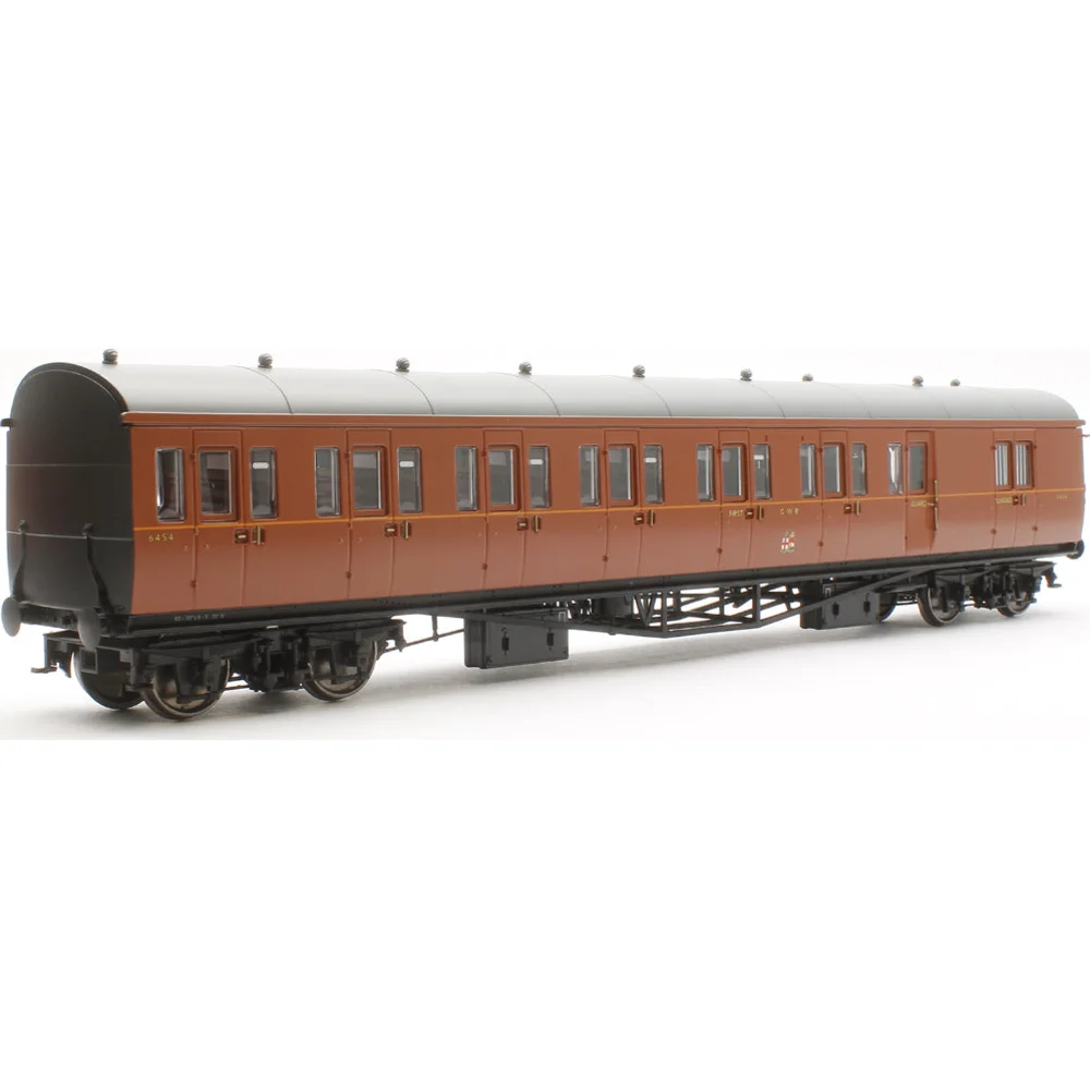 Rapido 946008 — Left Rear Three Quarter View by Rapido