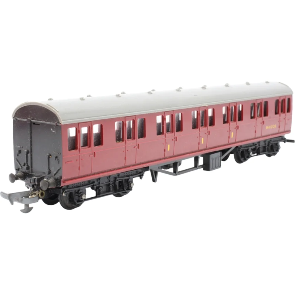 British Rail Mark 1 Suburban Composite, British Railways (Maroon) — Left Front Three Quarter View by Tri-ang