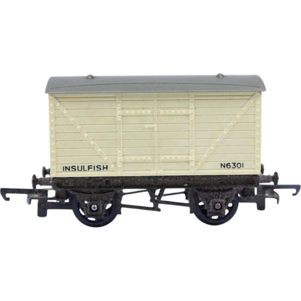 Great Western Railway 12-ton Fish Van Great Western Railway — Side Elevation Left Direction by Tri-ang