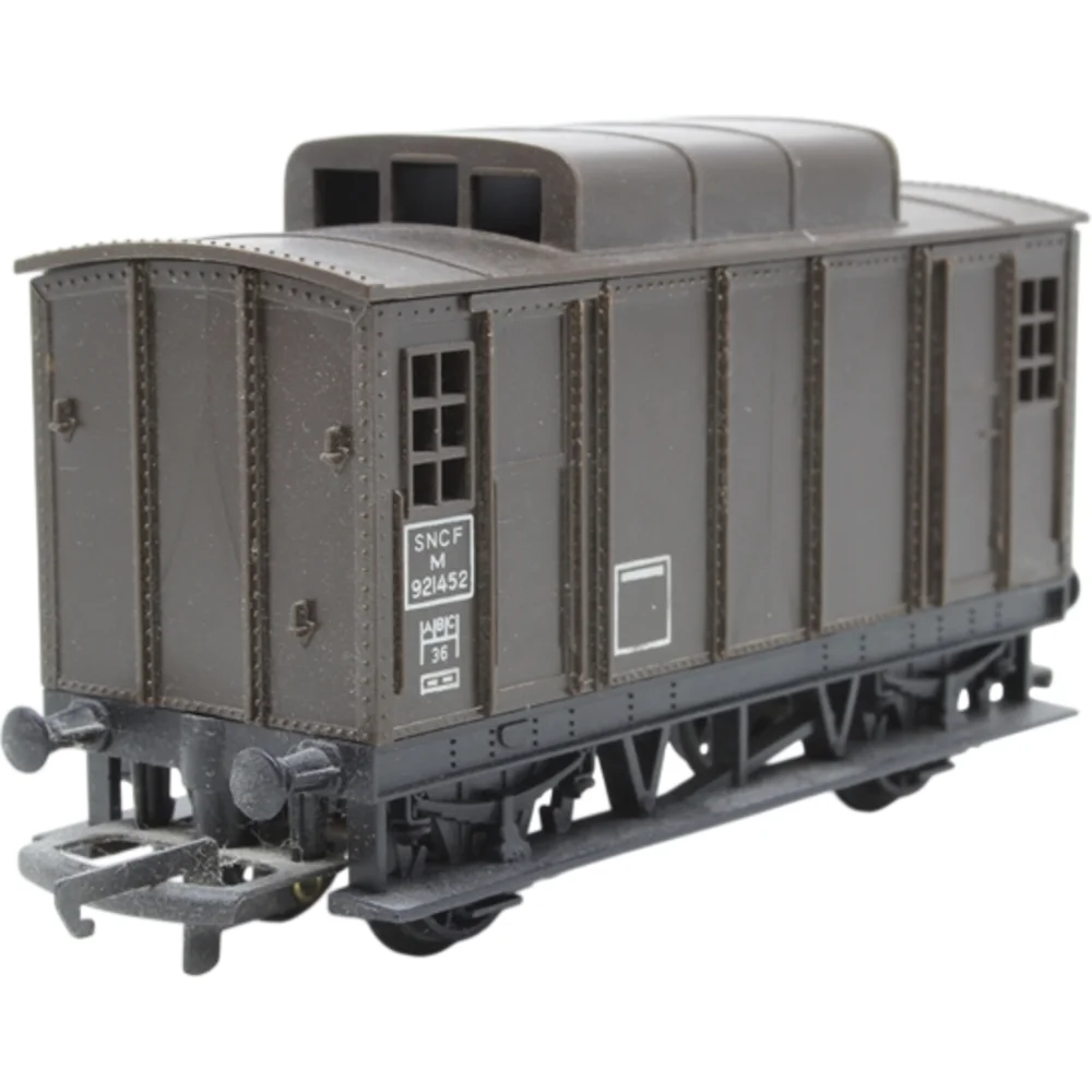 Freelance Transcontinental Guards Van Tri-ang (Brown) — Left Front Three Quarter View by Tri-ang