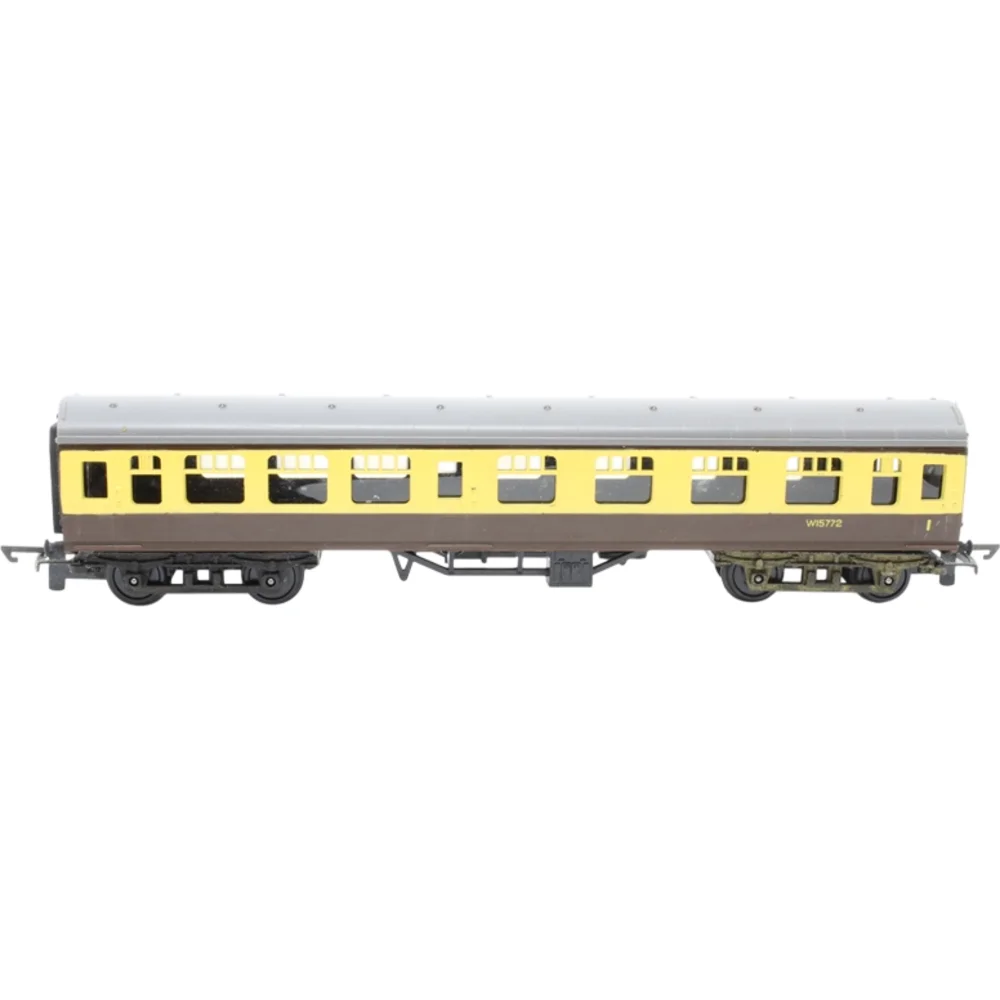British Rail Mark 1 Composite Corridor, British Railways (WR Chocolate & Cream) — Side Elevation Left Direction by Tri-ang